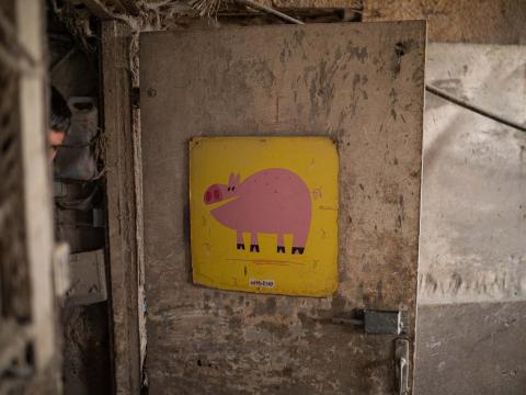 Un panneau portant le dessin d'un cochon ​​​​​​​Muzillac, France - 2020