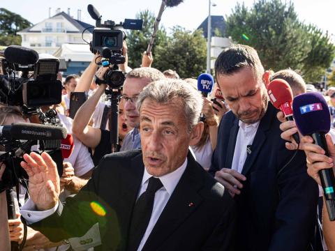 Déplacement de l'ancien Président de la République Nicolas Sarkozy pour une séance de dédicace de son livre "Le temps des combats". La Baule Escoublac, France - 2023 Commande pour le journal Le Parisien.