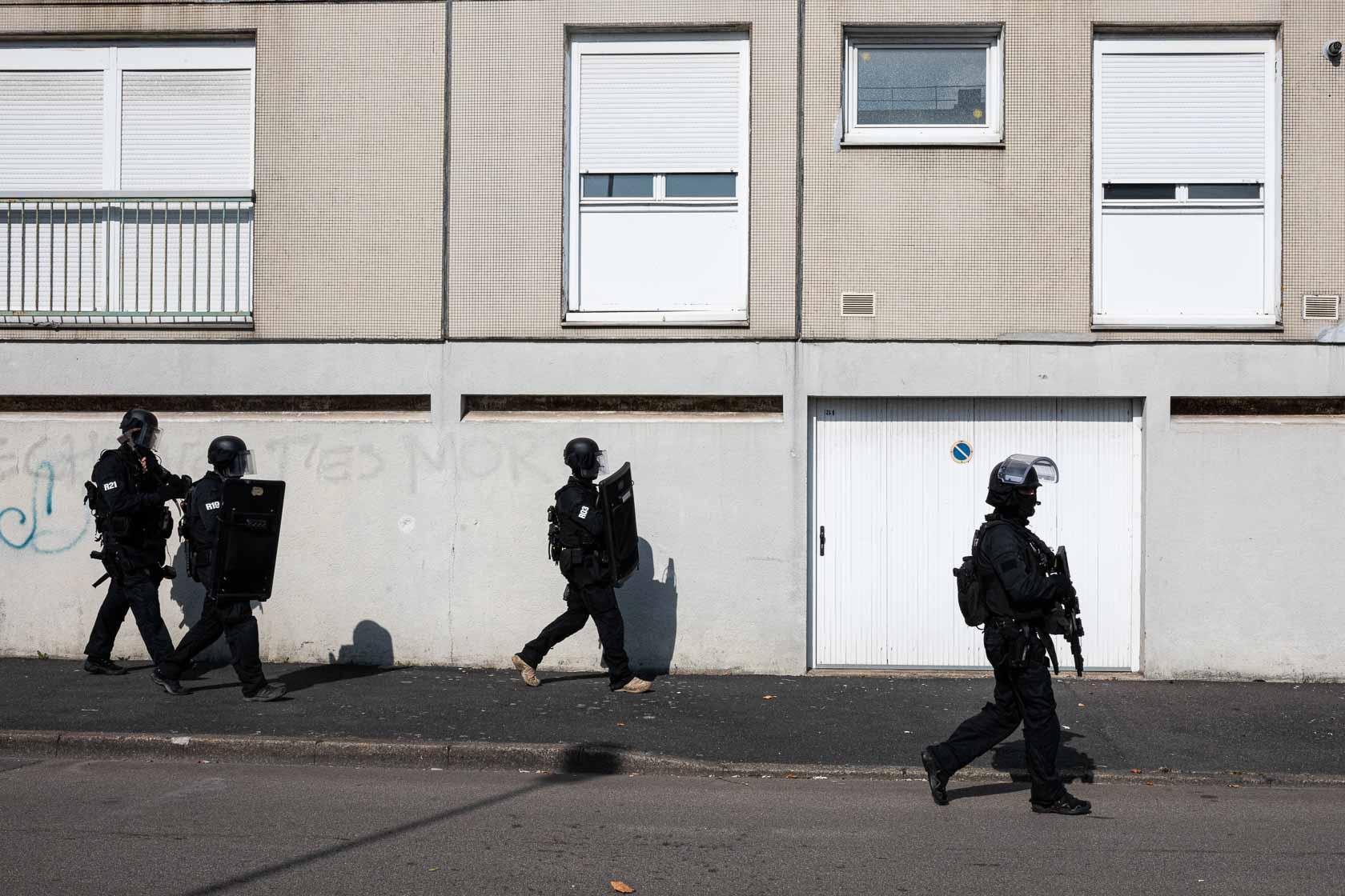 Intervention du RAID dans le quartier Bottière suite à une alerte à la bombe Nantes, France - Août 2021